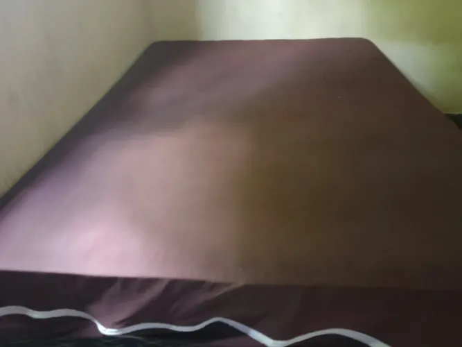 Vende-se uma cama de casal 