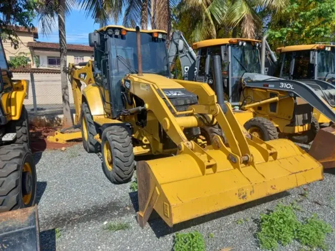 Retroescavadeira CAT 416F ANO 2018 9.000HRS