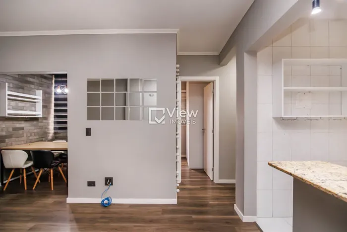 BELO APARTAMENTO REFORMADO COM 2 QUARTOS NO ÁGUA VERDE