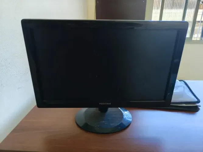 Monitor Positivo 18,5PO - Semi-novo, em ótimo estado