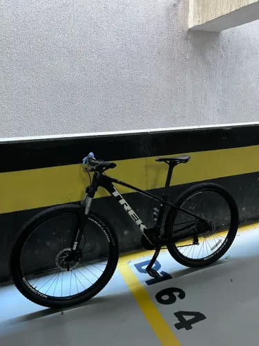 Bicicleta Trek Marlin 5 Aro 29
