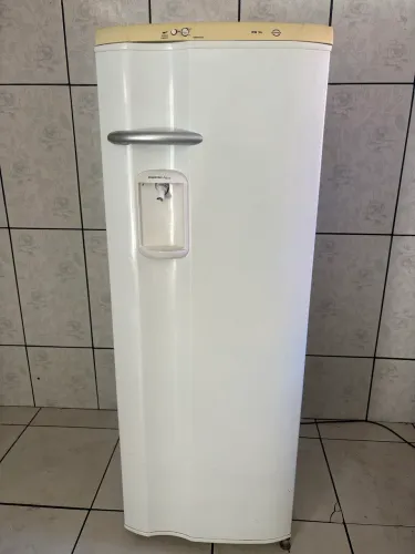 Geladeira Electrolux 317 litros