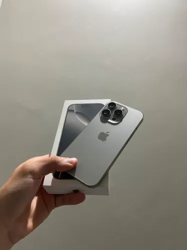 Vende-se ou troca-se iPhone 16 pro 128gb