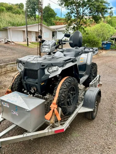 Vendo quadriciclo 02 lugares Polaris