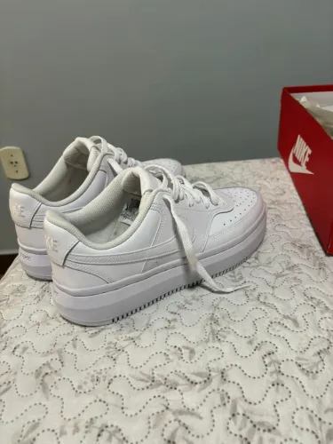 Tênis nike court vision alta