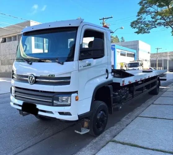 Caminhão VOLKSWAGEN 4x4 Plataforma guincho