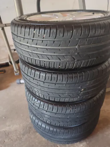 Jogo de aro com pneu honda