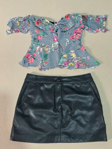 Look Completo HIT - Mini Saia Couro + Blusa Peplum Floral  Tam P