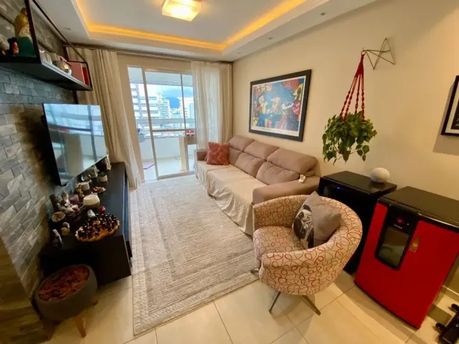 Imóvel para venda tem 89 metros quadrados com 3 quartos em Barreiros - São José - SC