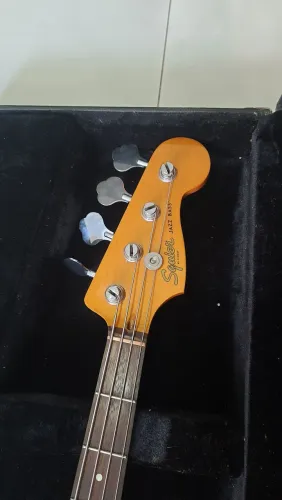 Baixo Fender Squier Jazz Bass