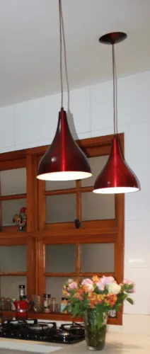 Par de luminárias metalizadas em ótimo estado