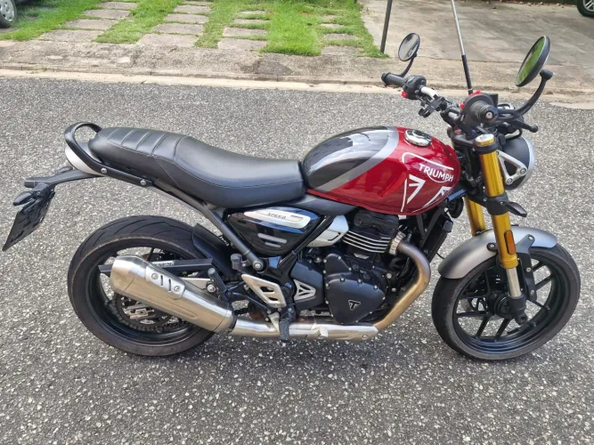 Triumph speed 400