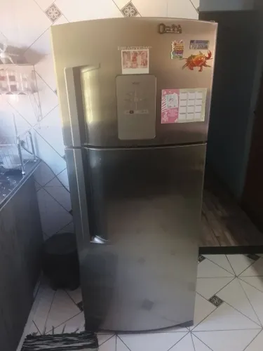 Vendo está linda geladeira, estou vendendo porque tenho duas.