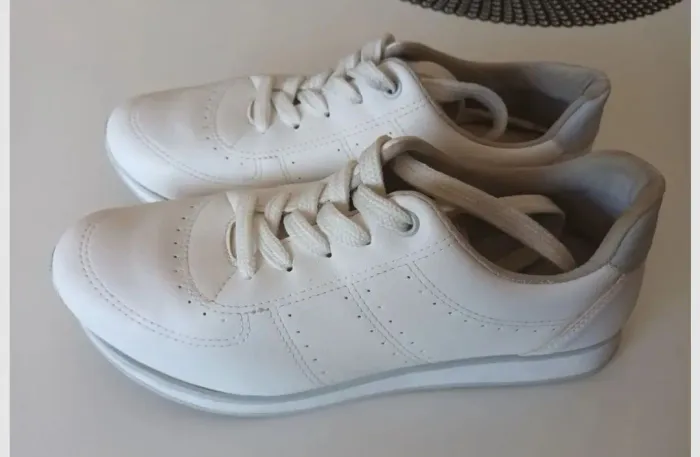 Tênis feminino branco Via Marte