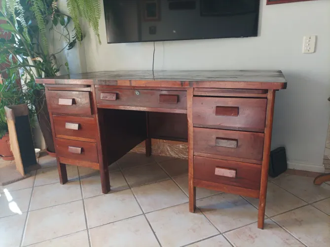 Escrivaninha madeira década de 60