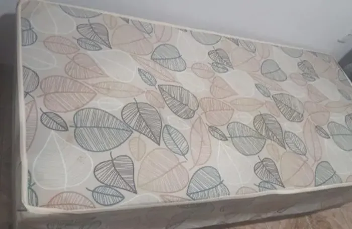 cama box + mesa + cômoda