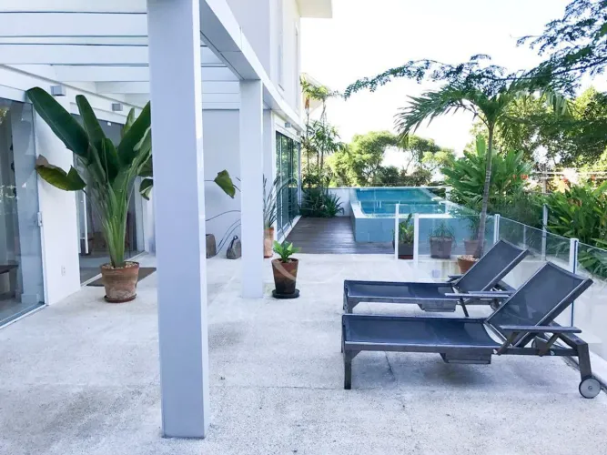 Exclusiva Residência no Jardim Pernambuco: Um Oásis de Luxo no Leblon!