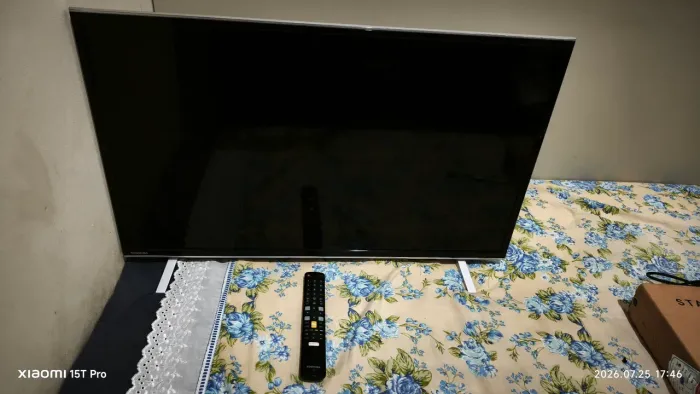Vende TV Toshiba semi-nova funcionando perfeitamente Smart