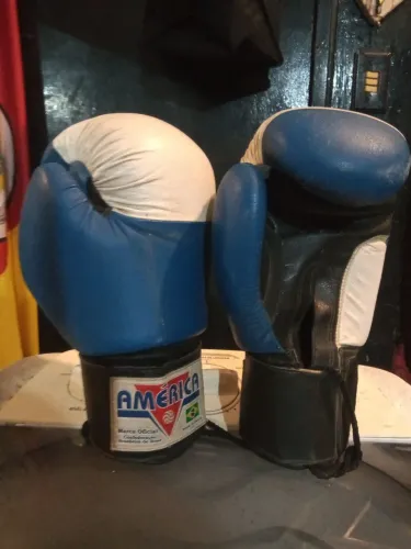 Luvas de Boxe América