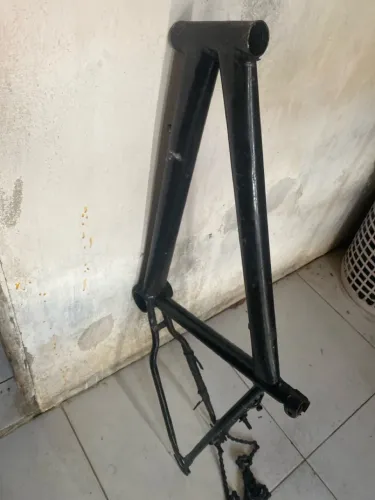 Quadro reto aro 24 preto
