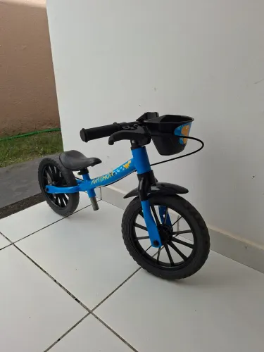 Bicicleta de equilíbrio infantil
