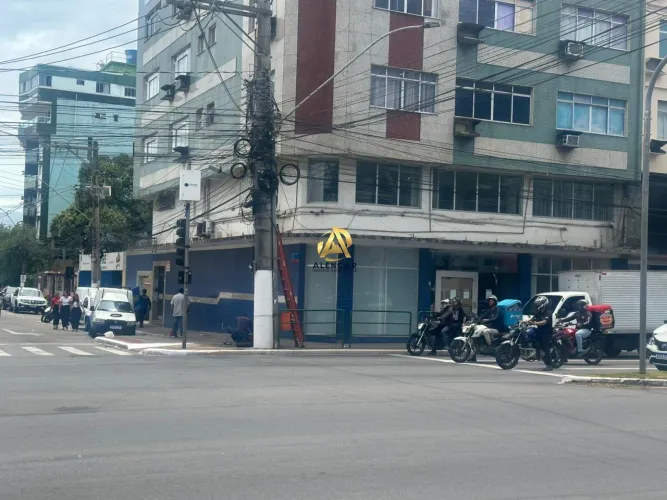 Loja comercial com 415m² na Av. Fernando Ferrari em Goiabeiras Vitória