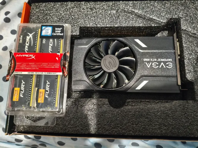 Vendo placa de vídeo GTX 1060 de 6gb e dois pentes de memória ram 8gb ddr4