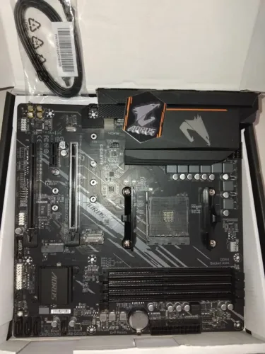B550 Aorus Elite seminova e ainda na garantia da loja + Ryzen 3200G