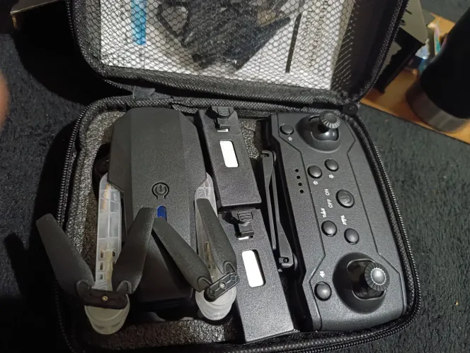 Drone Dobrável com Câmera HD Wi-Fi - Controle Remoto e Aplicativo