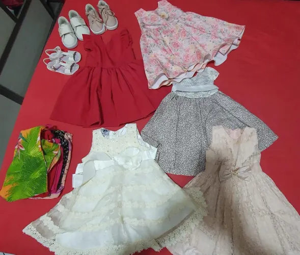 Lote de roupas infantis 
