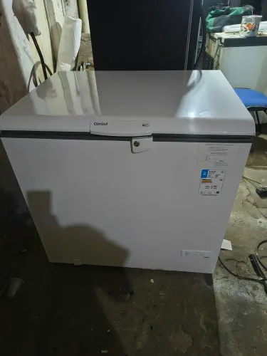 Vendo freezer Consul de 309 litros com 5 dias de uso