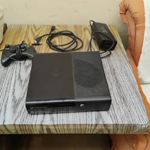 Xbox 360 Slim | 1 Controle Original | Bloqueado | + Jogos HD | Funcionando perfeitamente