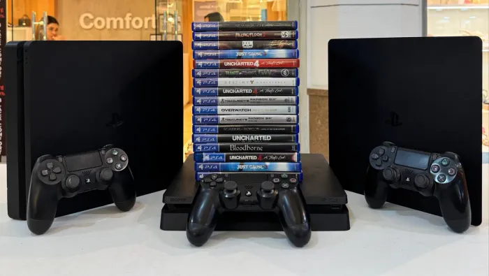 Ps4 slim semi novo. Garantia loja física + jogo brinde
