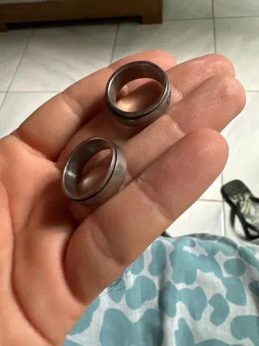 Par de anéis, estilo aliança