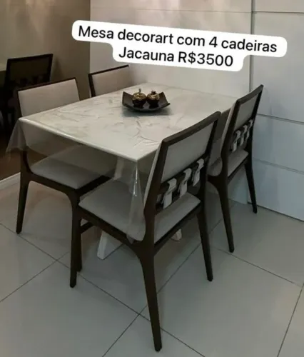 Mesa da decorart com 4 cadeiras