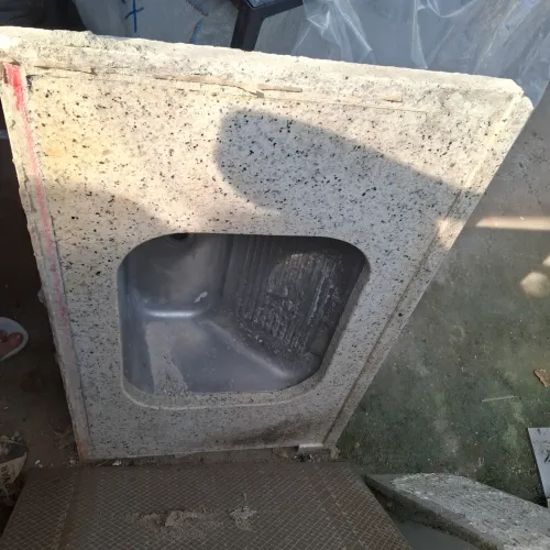 Pia de cozinha 120×60 e tanque 90×60, ambos em mármore! 