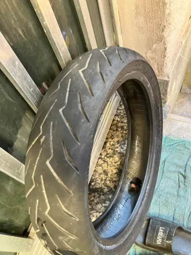 Pneu Dianteiro Pirelli dublo Russo (Nmax e Pcx)