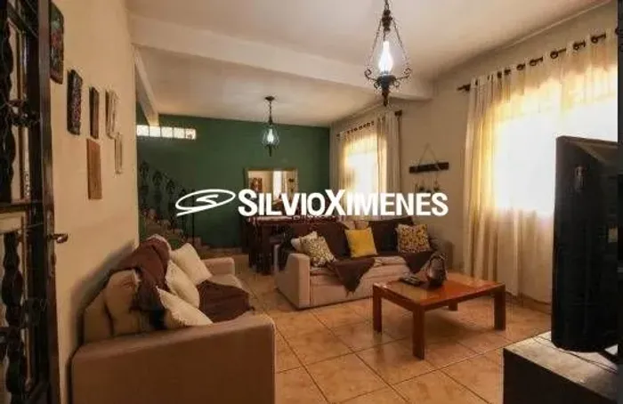 Casa com 4 quartos à Venda, Carlos Prates - Belo Horizonte