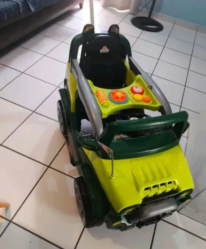 Carrinho passeio seminovo 560,Dias das crianças 