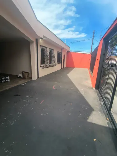 Imóvel para aluguel com 250 metros quadrados com 3 quartos em Vila Nova Botucatu - Botucat