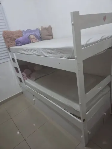 Beliche branca bem conservada no precinho.