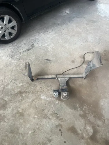 Reboque Nissan March 