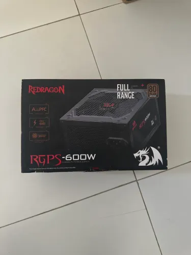 Fonte Redragon 600w 80 Plus Bronze.