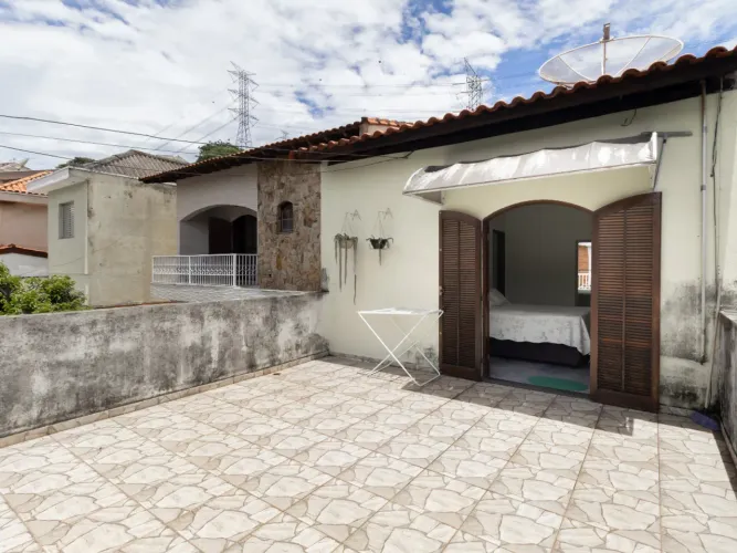Sobrado para venda em Conjunto Residencial Vista Verde com 3 quartos, sendo 1 suíte, 170m²