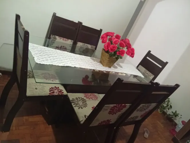 Vendo mesa de jantar 