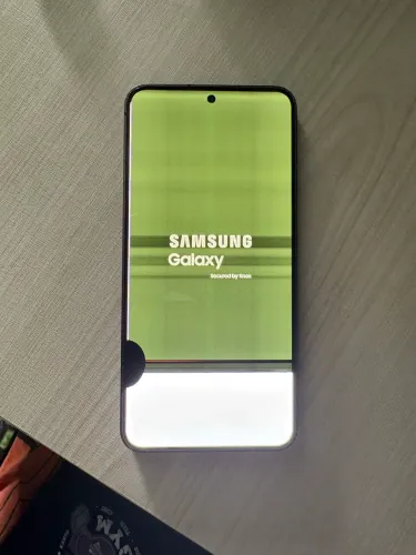 Samsung s24 com display com defeito 