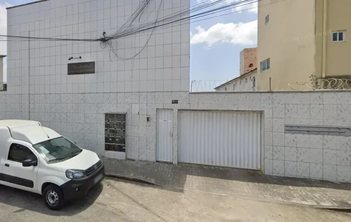 Imóvel para aluguel com 2 quartos em Lagoa Redonda - Fortaleza - CE