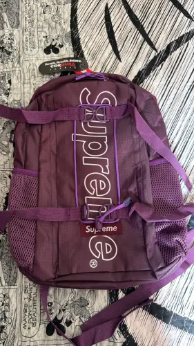 Mochila supreme roxa, nunca usada