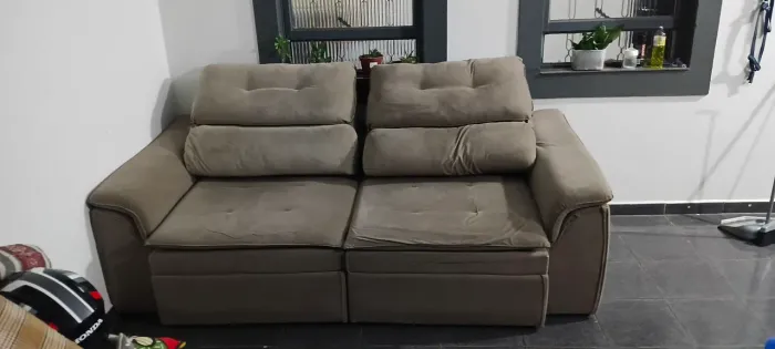 Sofa retrátil com baú 