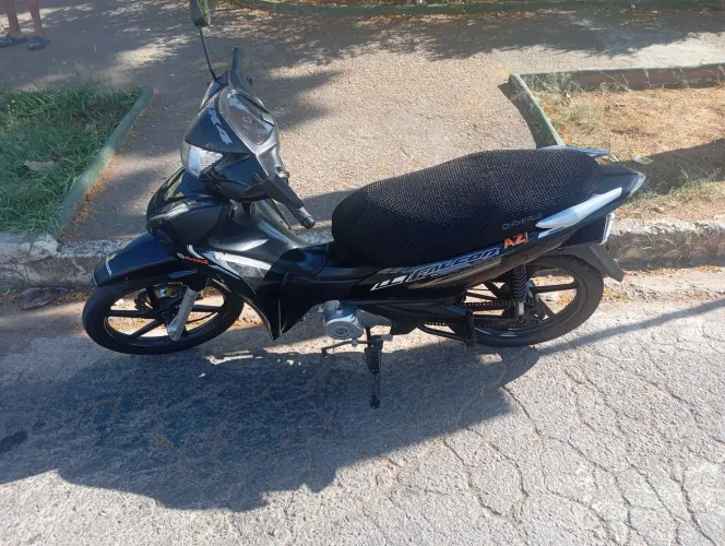 AVELLOZ AZ1 R$8.000